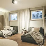 Oskar 4*