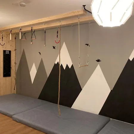 Oskar Aparthotel 4*